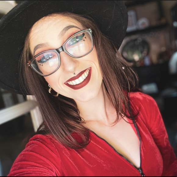 Meet your Posher, Jess! - Picture 7 of 11